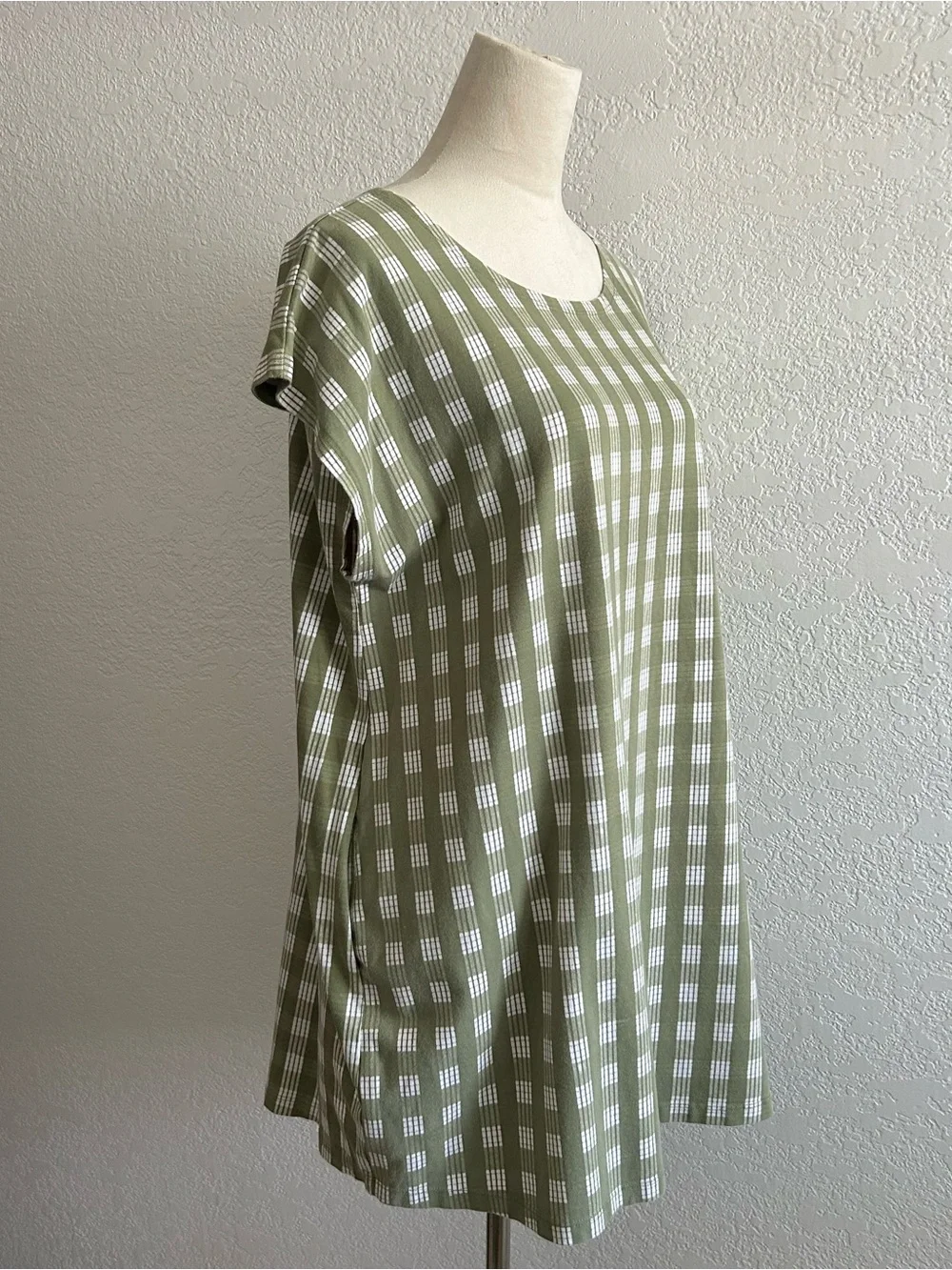 ki-ele Organic Cotton Hannah Shirt Dress in Light Green and White Palaka Print - Picture 2 of 6